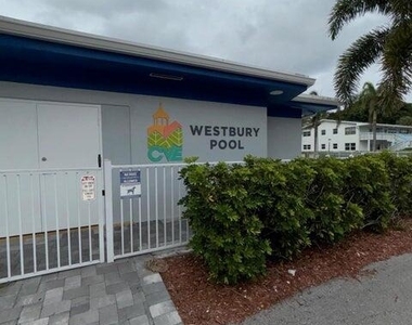 125 Westbury Circle - Photo Thumbnail 9