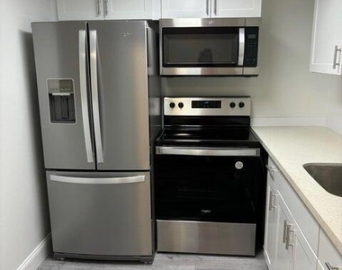 125 Westbury Circle - Photo Thumbnail 5