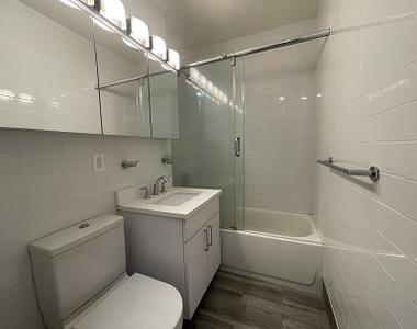 West 22nd Street by 7th Avenue - Photo Thumbnail 4