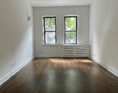 West 22nd Street by 7th Avenue - Photo Thumbnail 2