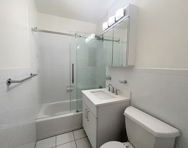 West 22nd Street by 7th Avenue - Photo Thumbnail 3