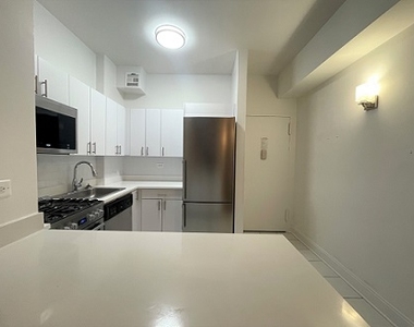 West 22nd Street by 7th Avenue - Photo Thumbnail 2