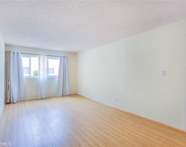 125 S Sierra Madre Blvd - Photo Thumbnail 18