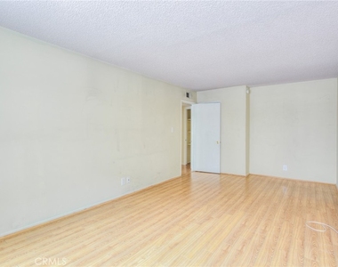 125 S Sierra Madre Blvd - Photo Thumbnail 17