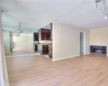 125 S Sierra Madre Blvd - Photo Thumbnail 7