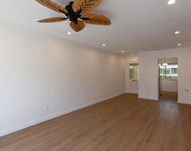 130 E Alta Green - Photo Thumbnail 7