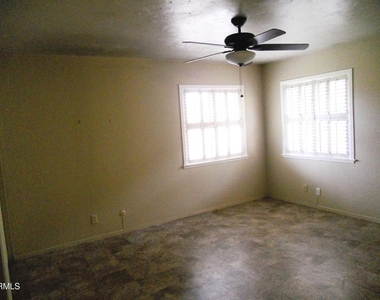 841 Valley Road - Photo Thumbnail 6
