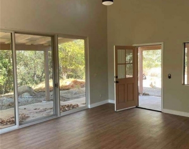 32725 Jerome Road - Photo Thumbnail 3