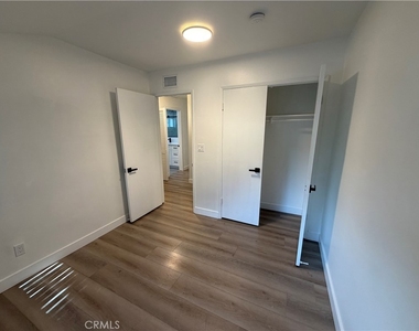 8414 Owensmouth - Photo Thumbnail 15