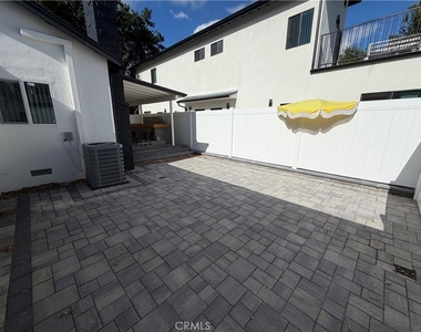 8414 Owensmouth - Photo Thumbnail 19