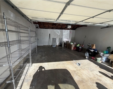 8414 Owensmouth - Photo Thumbnail 18