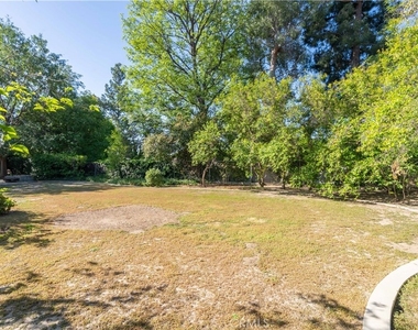 11761 Encino Avenue - Photo Thumbnail 31