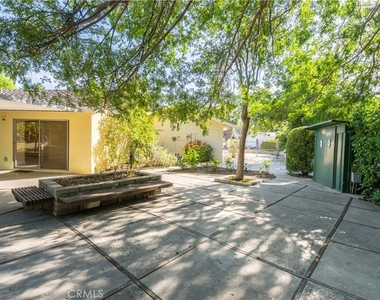 11761 Encino Avenue - Photo Thumbnail 33