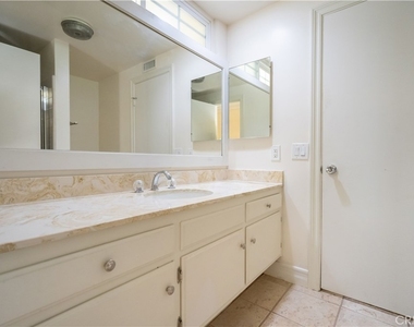 11761 Encino Avenue - Photo Thumbnail 28
