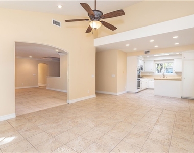11761 Encino Avenue - Photo Thumbnail 6