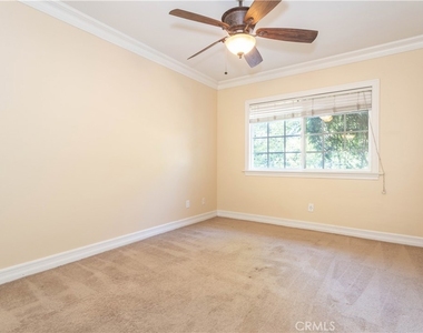 11761 Encino Avenue - Photo Thumbnail 15