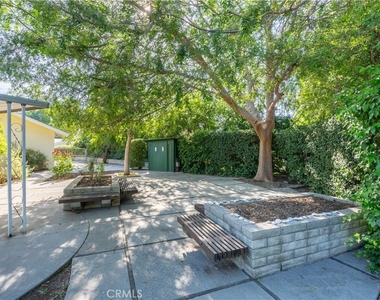 11761 Encino Avenue - Photo Thumbnail 32