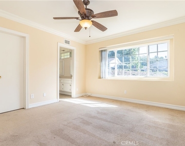 11761 Encino Avenue - Photo Thumbnail 19