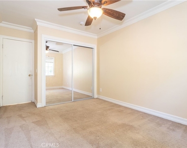 11761 Encino Avenue - Photo Thumbnail 18