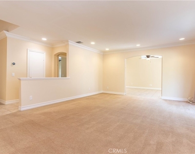 11761 Encino Avenue - Photo Thumbnail 3