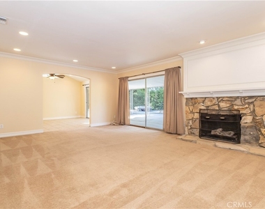 11761 Encino Avenue - Photo Thumbnail 5