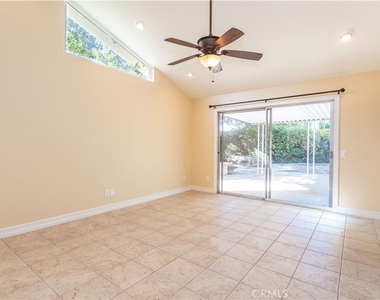 11761 Encino Avenue - Photo Thumbnail 8