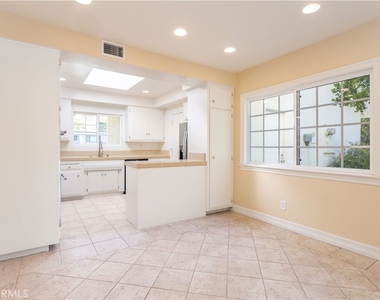 11761 Encino Avenue - Photo Thumbnail 7