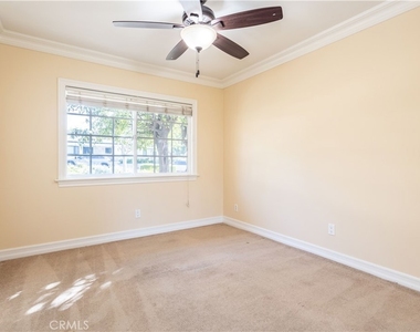 11761 Encino Avenue - Photo Thumbnail 13