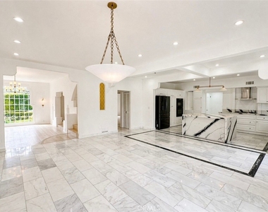 710 Adelaide Place - Photo Thumbnail 9