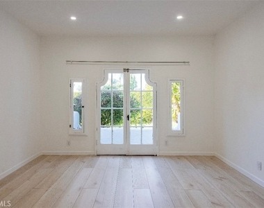 710 Adelaide Place - Photo Thumbnail 17