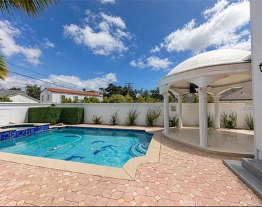 710 Adelaide Place - Photo Thumbnail 1