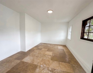 710 Adelaide Place - Photo Thumbnail 30