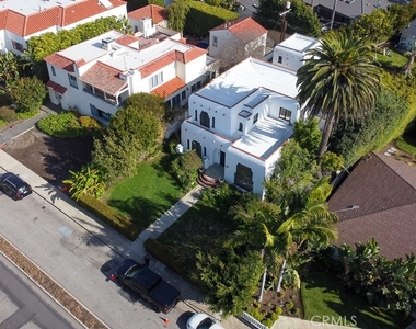710 Adelaide Place - Photo Thumbnail 33
