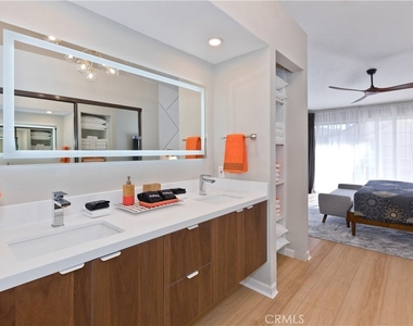 505 S Farrell Drive - Photo Thumbnail 11