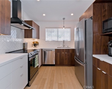 505 S Farrell Drive - Photo Thumbnail 5