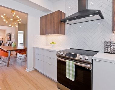 505 S Farrell Drive - Photo Thumbnail 7