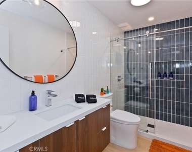 505 S Farrell Drive - Photo Thumbnail 12
