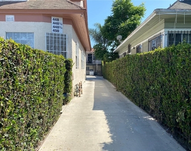 448 W 41st Place - Photo Thumbnail 28