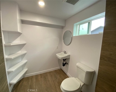 448 W 41st Place - Photo Thumbnail 24