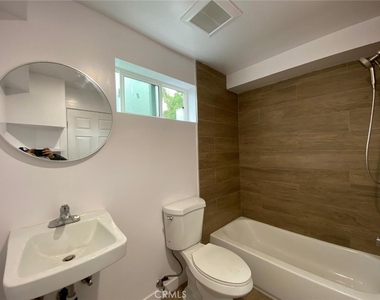 448 W 41st Place - Photo Thumbnail 25