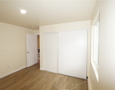 448 W 41st Place - Photo Thumbnail 33