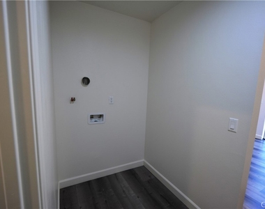 18328 Devlin Avenue - Photo Thumbnail 18