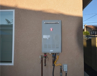18328 Devlin Avenue - Photo Thumbnail 22
