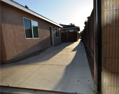 18328 Devlin Avenue - Photo Thumbnail 24