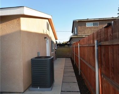 18328 Devlin Avenue - Photo Thumbnail 21