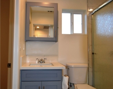 18328 Devlin Avenue - Photo Thumbnail 15