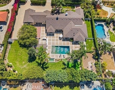 11581 Arroyo Avenue - Photo Thumbnail 1