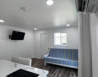 137 Carnation Ave. - Photo Thumbnail 13