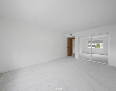 420 S Madison Avenue - Photo Thumbnail 14