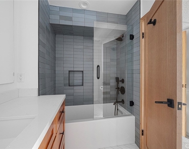420 S Madison Avenue - Photo Thumbnail 16